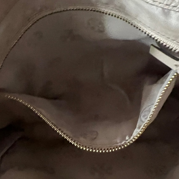 Tory Burch pebbled  Leather Bag - Picture 6 of 10